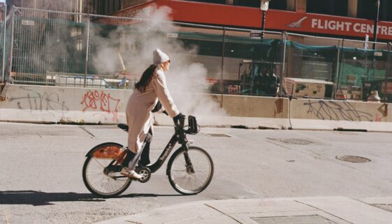 Jakie okulary wybrać do roweru - ochrona wzroku i komfort